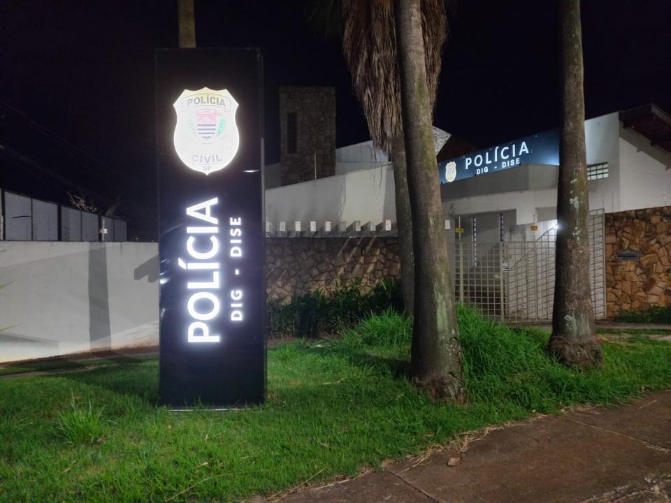 Foto 6 de 7 — Adolescente de 13 anos é assassinada e corpo encontrado no antigo Shopping Tropical